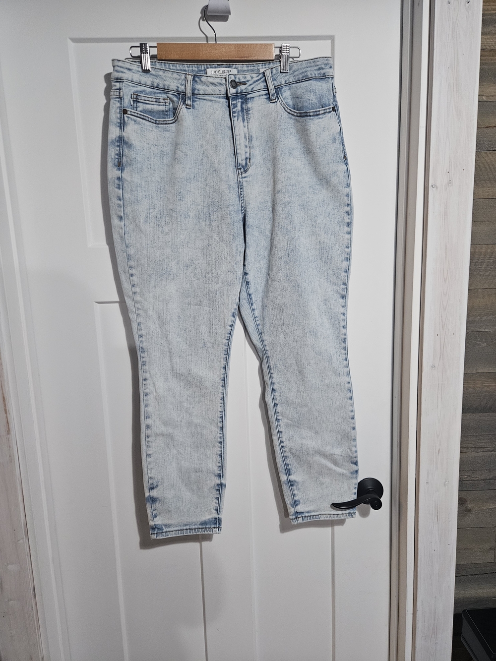 Judy Blue Light Acid Wash High-Rise Jeans